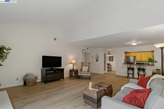 Photo #5: 41032425 Listing 