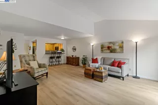 Photo #6: 41032425 Listing 