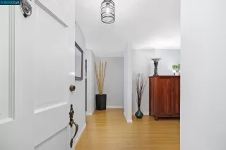 Photo #2: 41032437 Listing