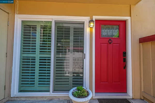 MLS: 41032475 Condo For Sale