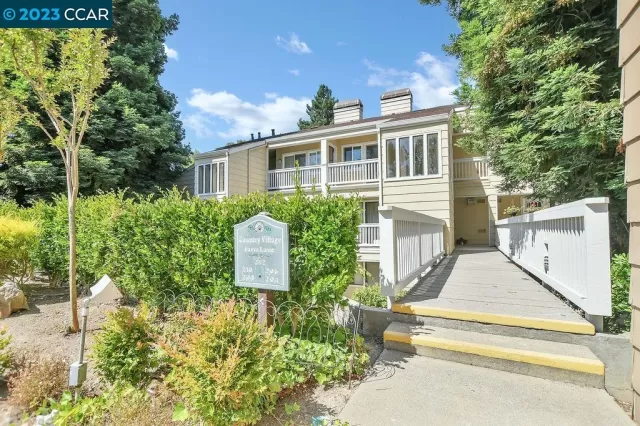 MLS: 41032509 Condo For Sale