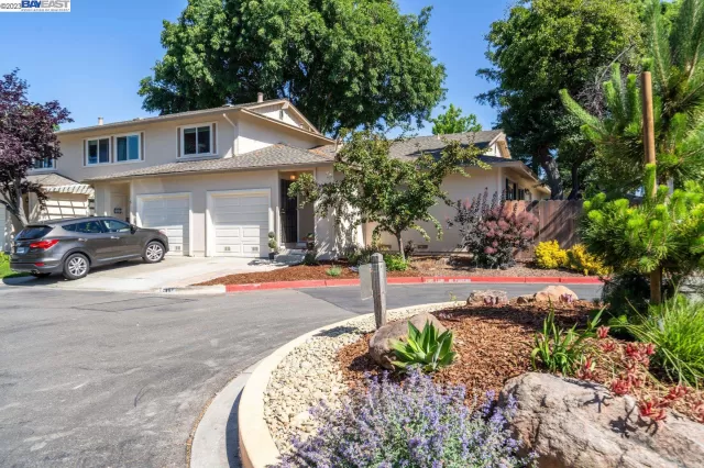 MLS: 41032532 Condo For Sale