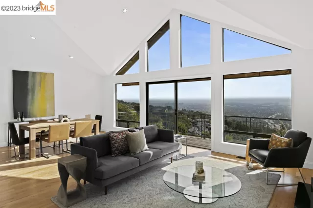 MLS: 41032554 Condo For Sale