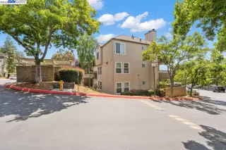 Photo #1: 41032603 Listing