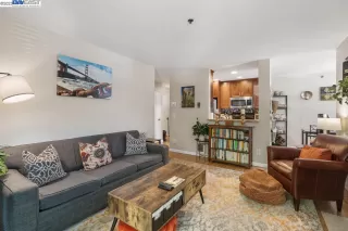 Photo #5: 41032603 Listing