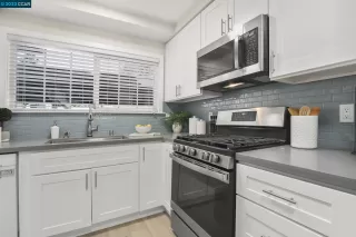 Photo #2: 41032617 Listing