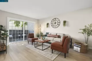 Photo #6: 41032617 Listing