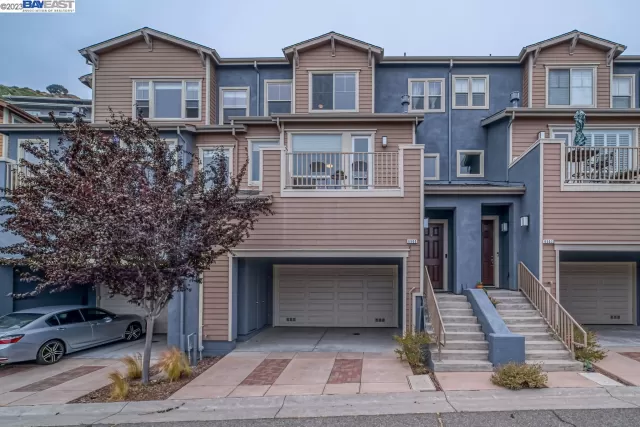 MLS: 41032642 Condo For Sale