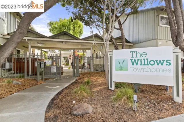 MLS: 41032661 Condo For Sale