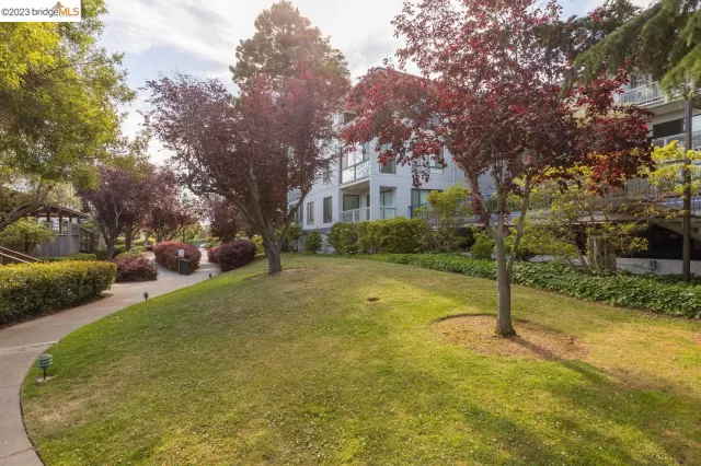 MLS: 41032704 Condo For Sale