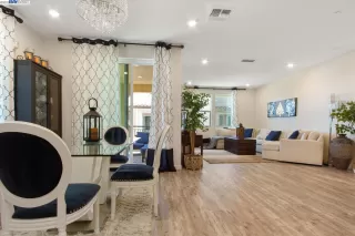 Photo #5: 41032738 Listing