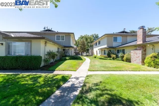 MLS: 41032739 Condo For Sale