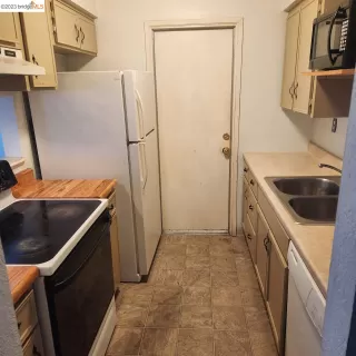 Photo #4: 41032759 Listing