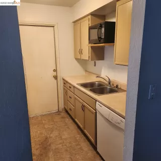 Photo #6: 41032759 Listing