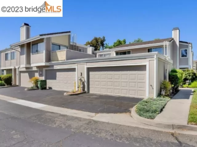 MLS: 41032761 Condo For Sale