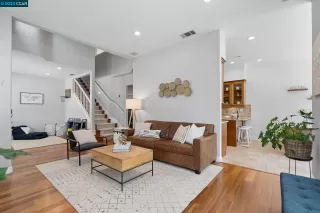 Photo #3: 41032772 Listing