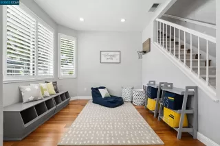 Photo #5: 41032772 Listing