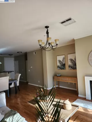 Photo #2: 41032778 Listing