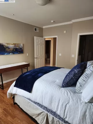 Photo #5: 41032778 Listing