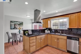 Photo #6: 41032780 Listing 