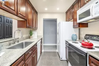 Photo #5: 41032944 Listing