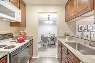 Photo #6: 41032944 Listing