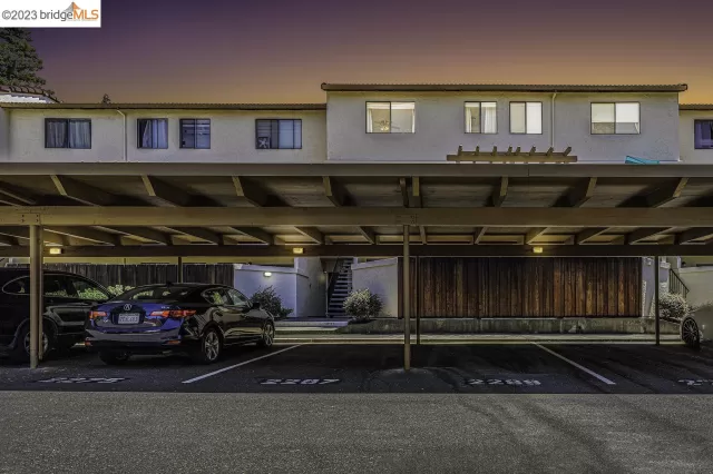 MLS: 41032982 Condo For Sale