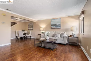 Photo #6: 41032982 Listing