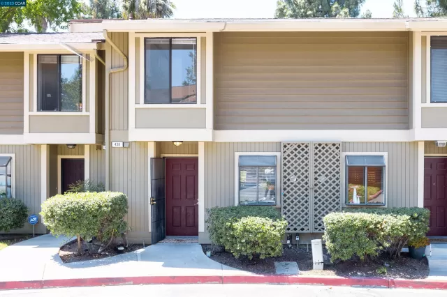 MLS: 41033005 Condo For Sale