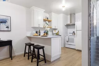 Photo #4: 41033098 Listing