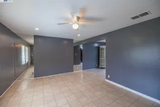 Photo #5: 41033119 Listing