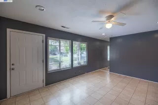 Photo #6: 41033119 Listing