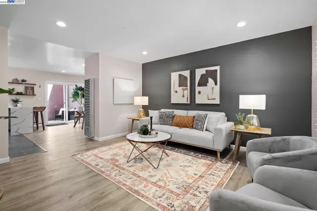 MLS: 41033144 Condo For Sale