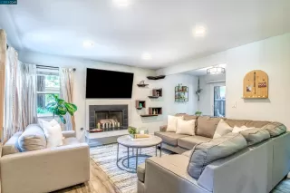 Photo #2: 41033254 Listing