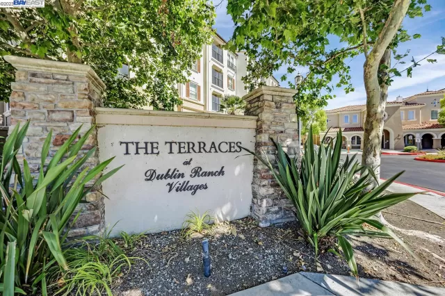 MLS: 41033291 Condo For Sale