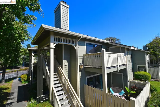 MLS: 41033337 Condo For Sale