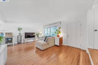 Photo #5: 41033387 Listing