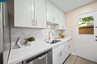 Photo #5: 41033399 Listing