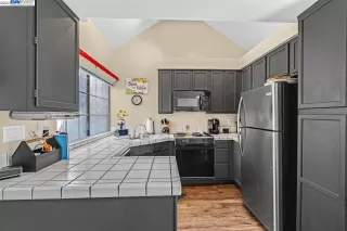 Photo #5: 41033497 Listing 