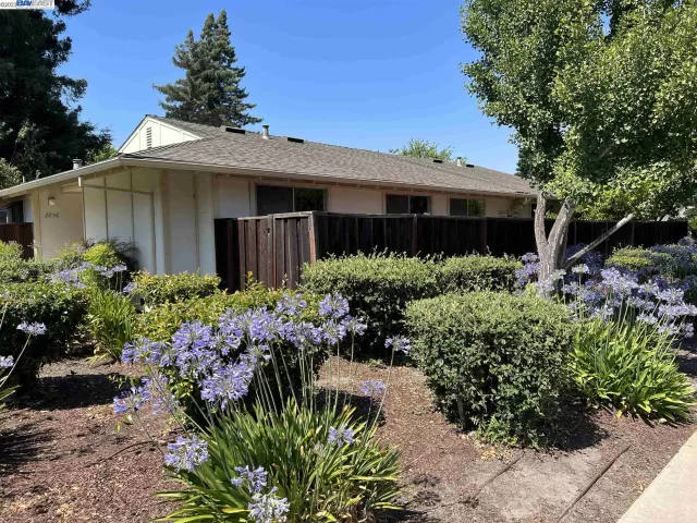 MLS: 41033548 Condo For Sale