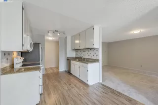 Photo #6: 41033567 Listing