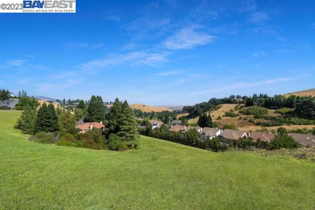 MLS: 41033605 Condo For Sale