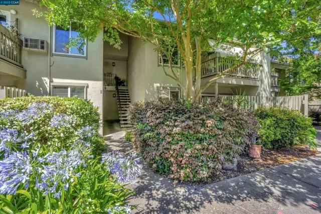 MLS: 41033628 Condo For Sale