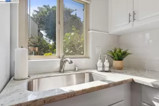 Photo #5: 41033655 Listing 