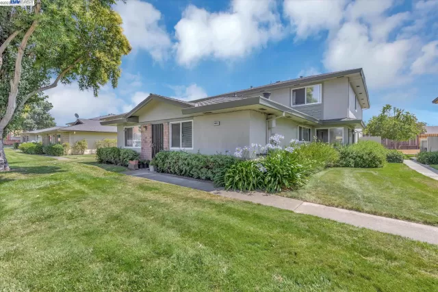 MLS: 41033977 Condo For Sale