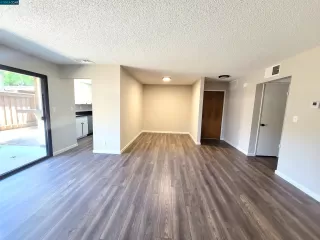 Photo #6: 41034027 Listing