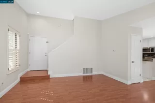 Photo #3: 41034058 Listing