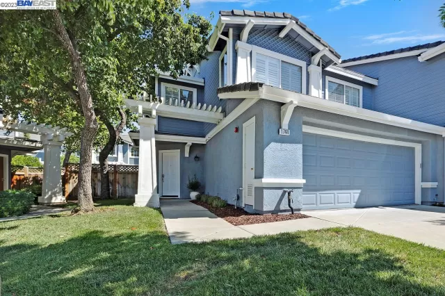 MLS: 41034077 Condo For Sale