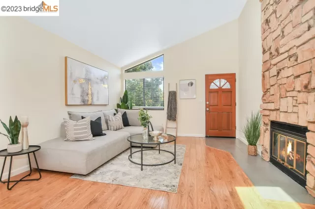 MLS: 41034094 Condo For Sale