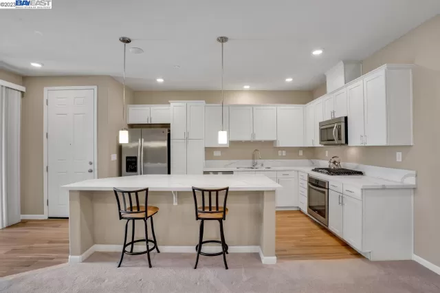 MLS: 41034100 Condo For Sale